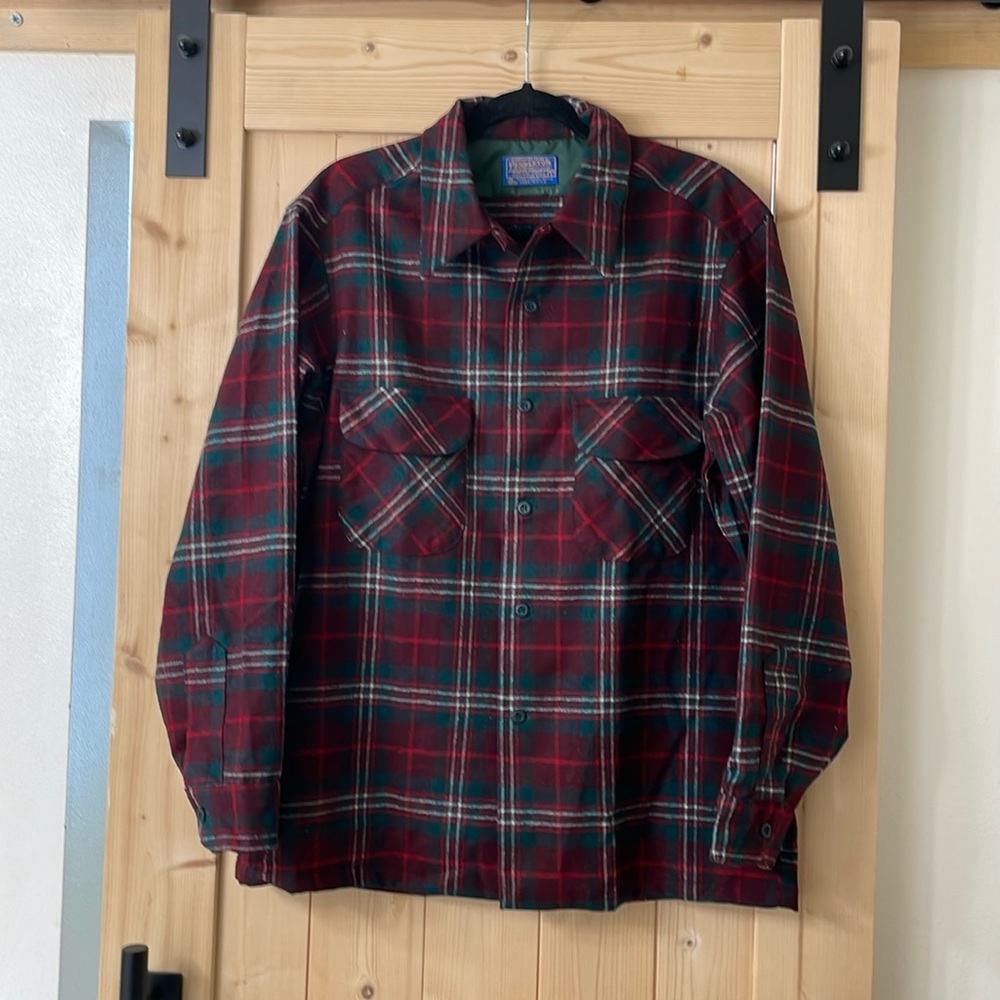 Vintage Men’s Pendleton hunting shirt.